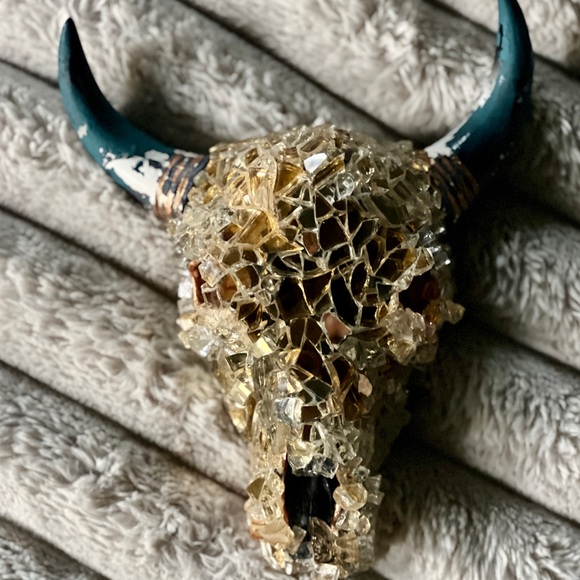 Cow steer resin glass handcrafted distressed, approximate sz 9 x 9 western decor